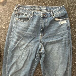 American Eagle Women’s Mom Jean